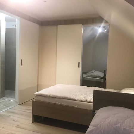 Apartman Gondola Hotel Győr Buitenkant foto