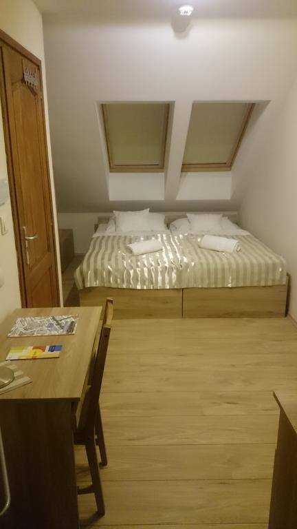 Apartman Gondola Hotel Győr Kamer foto