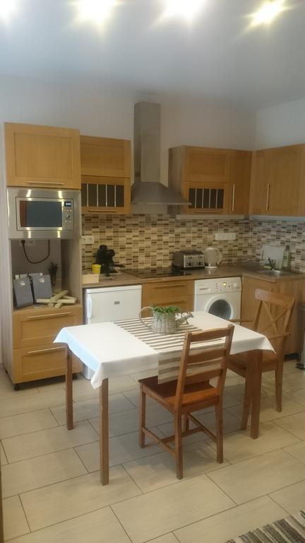 Apartman Gondola Hotel Győr Buitenkant foto