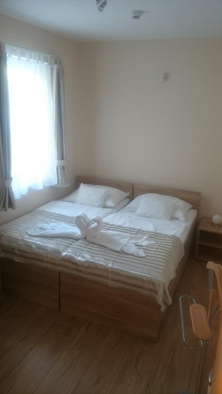 Apartman Gondola Hotel Győr Kamer foto