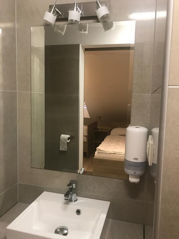 Apartman Gondola Hotel Győr Buitenkant foto